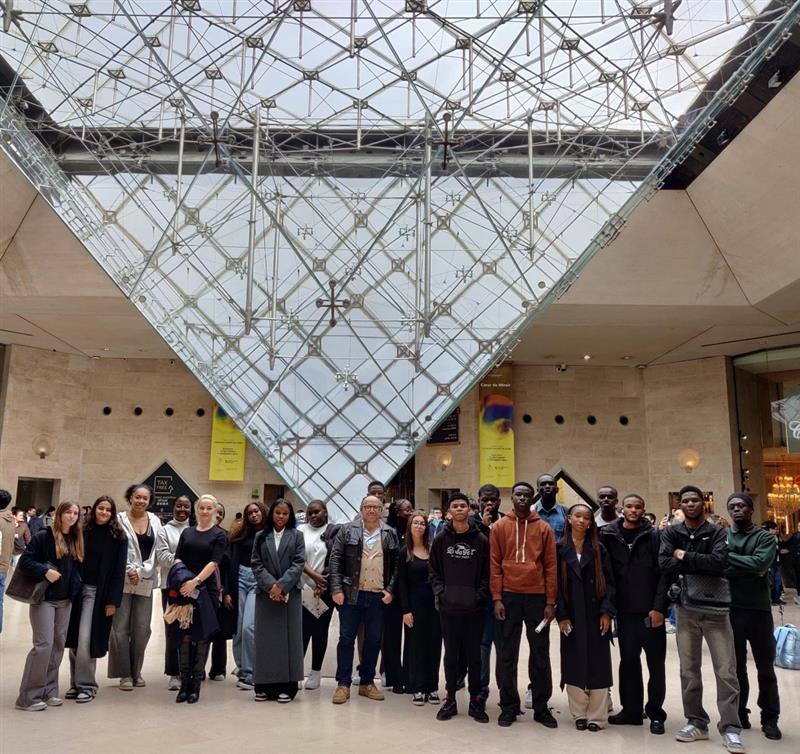 Visite au Louvre pour les étudiants d'Elije Visite au Louvre pour les étudiants d'Elije